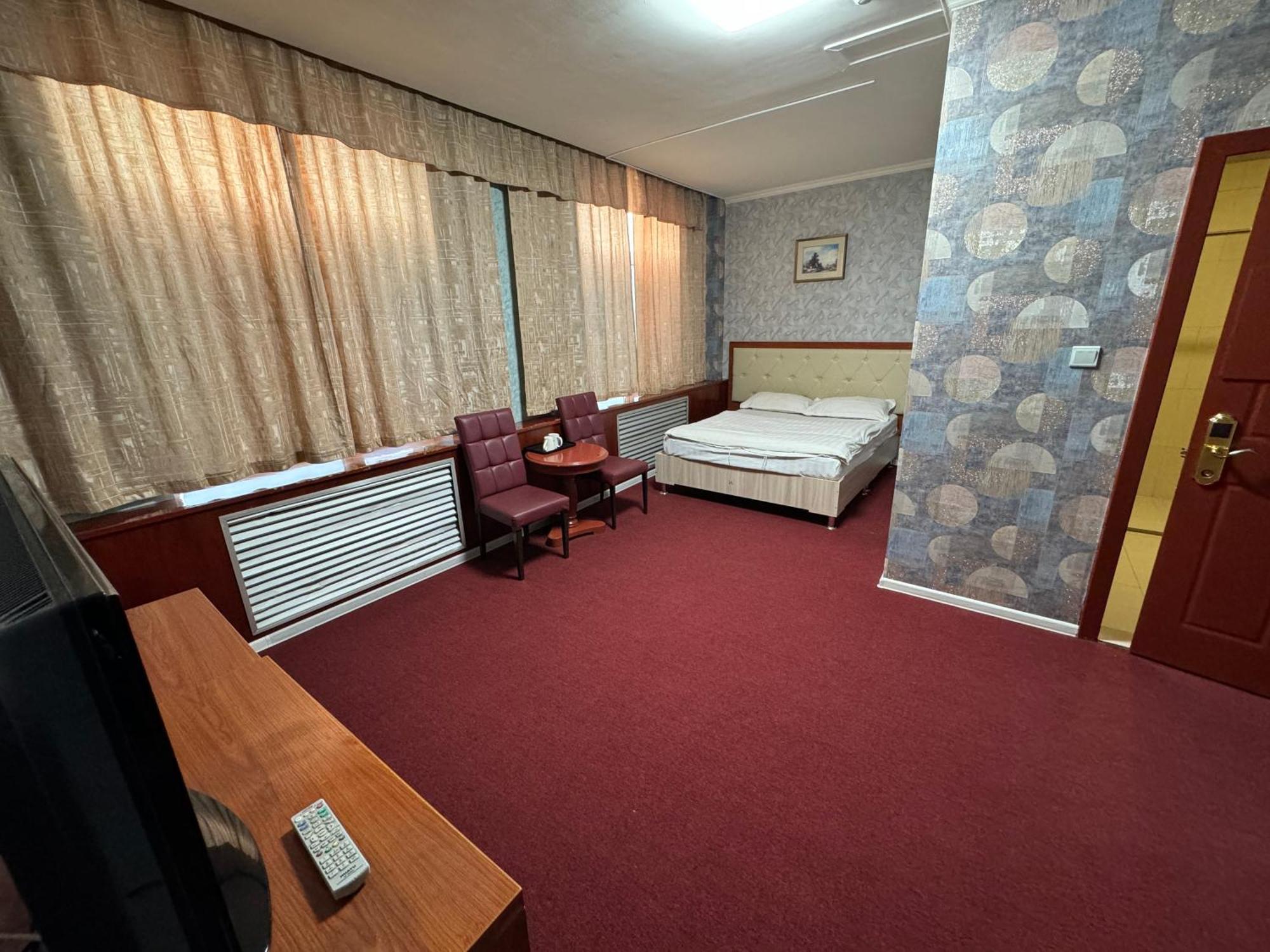 Golden Dragon Hotel Almaty Eksteriør billede
