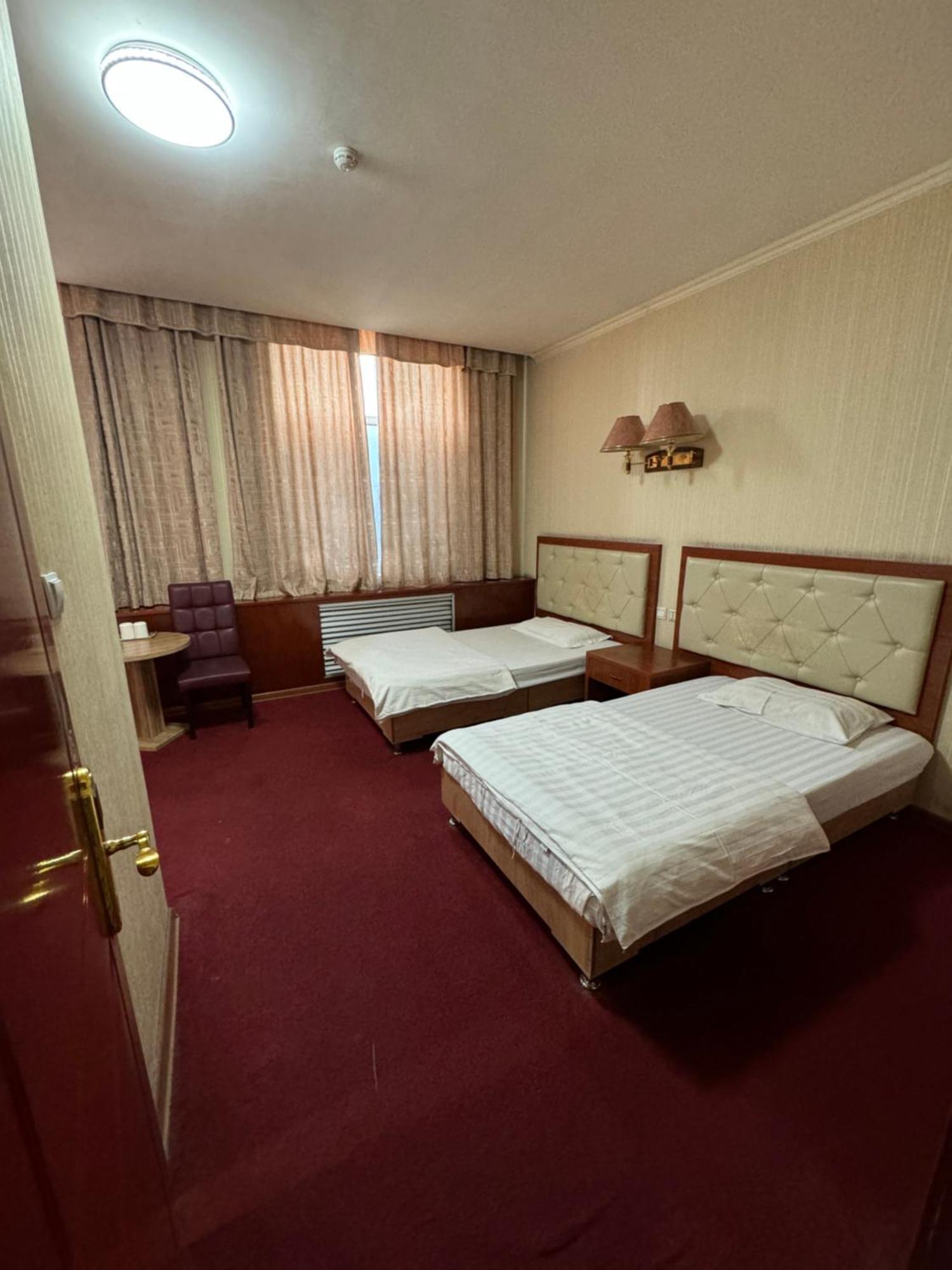 Golden Dragon Hotel Almaty Eksteriør billede