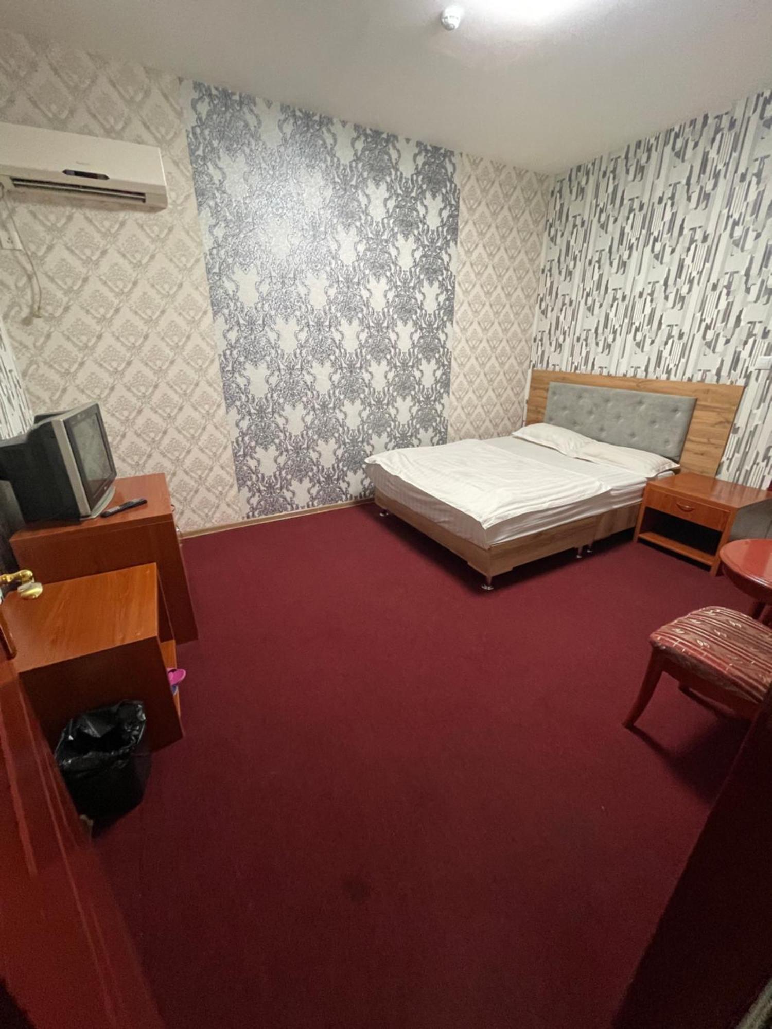 Golden Dragon Hotel Almaty Eksteriør billede