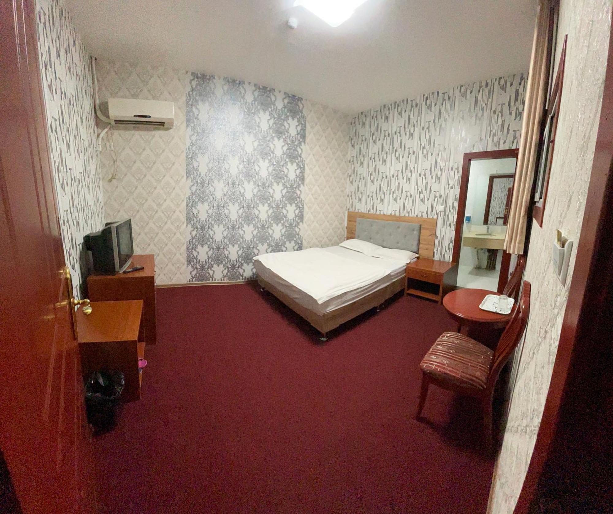 Golden Dragon Hotel Almaty Eksteriør billede