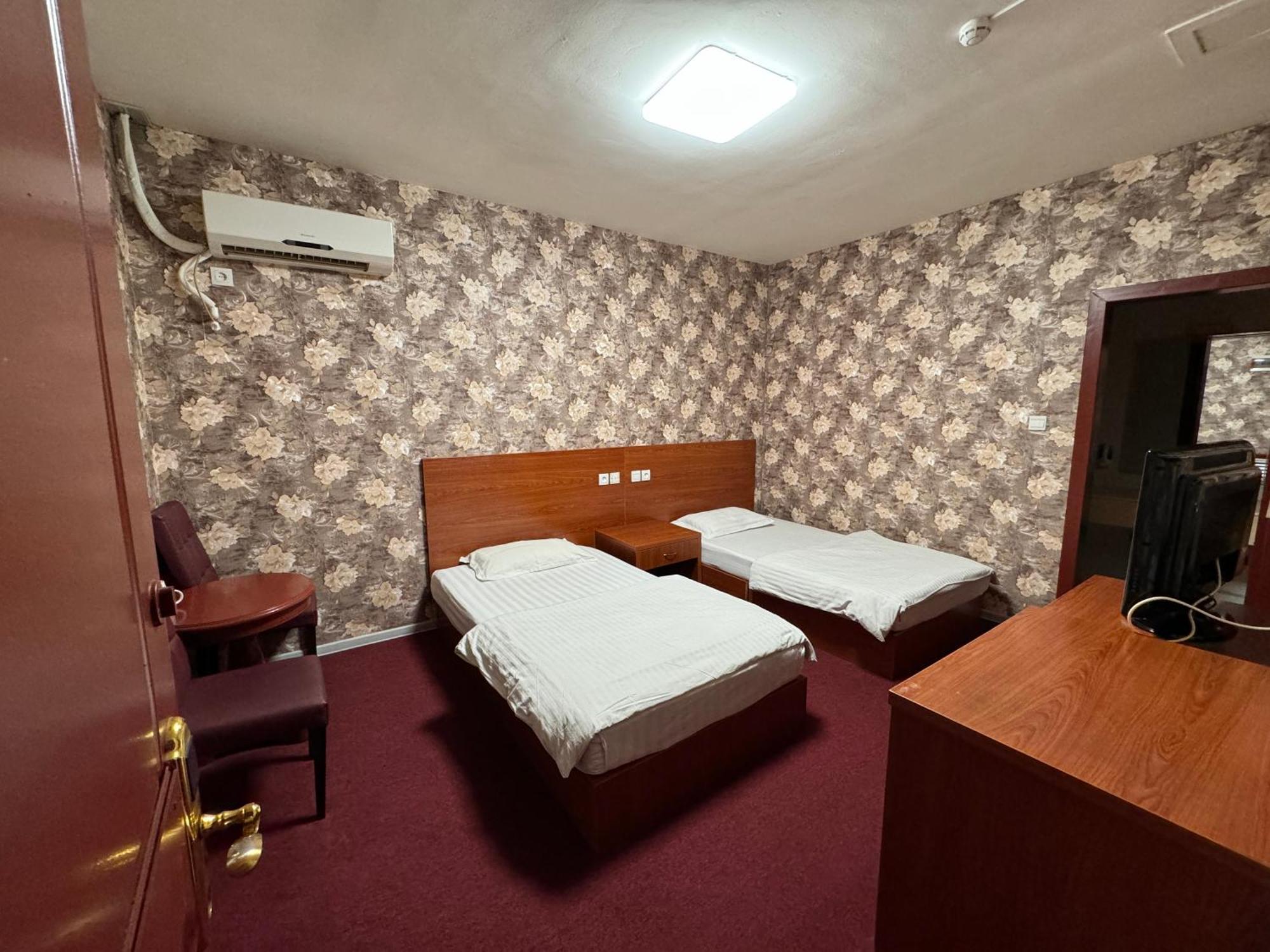 Golden Dragon Hotel Almaty Eksteriør billede
