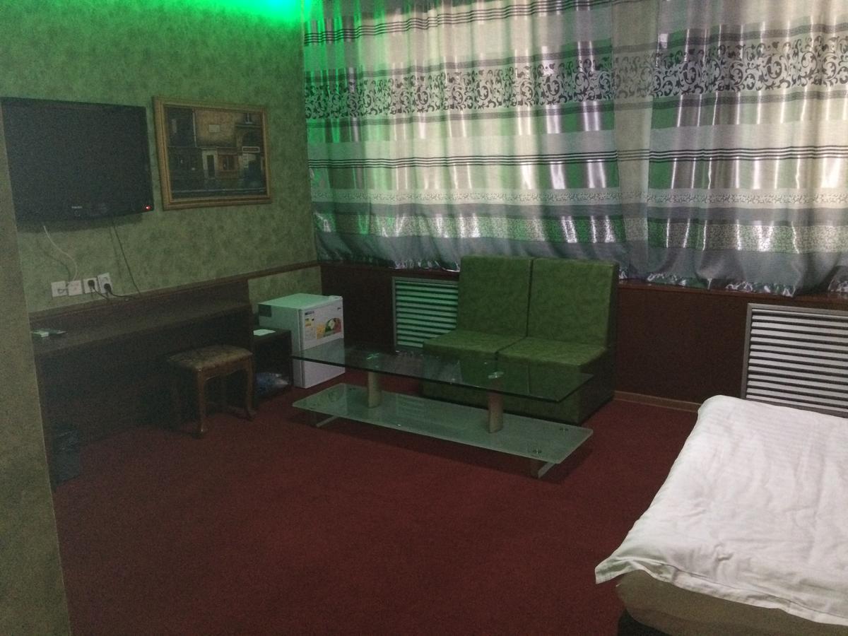 Golden Dragon Hotel Almaty Eksteriør billede