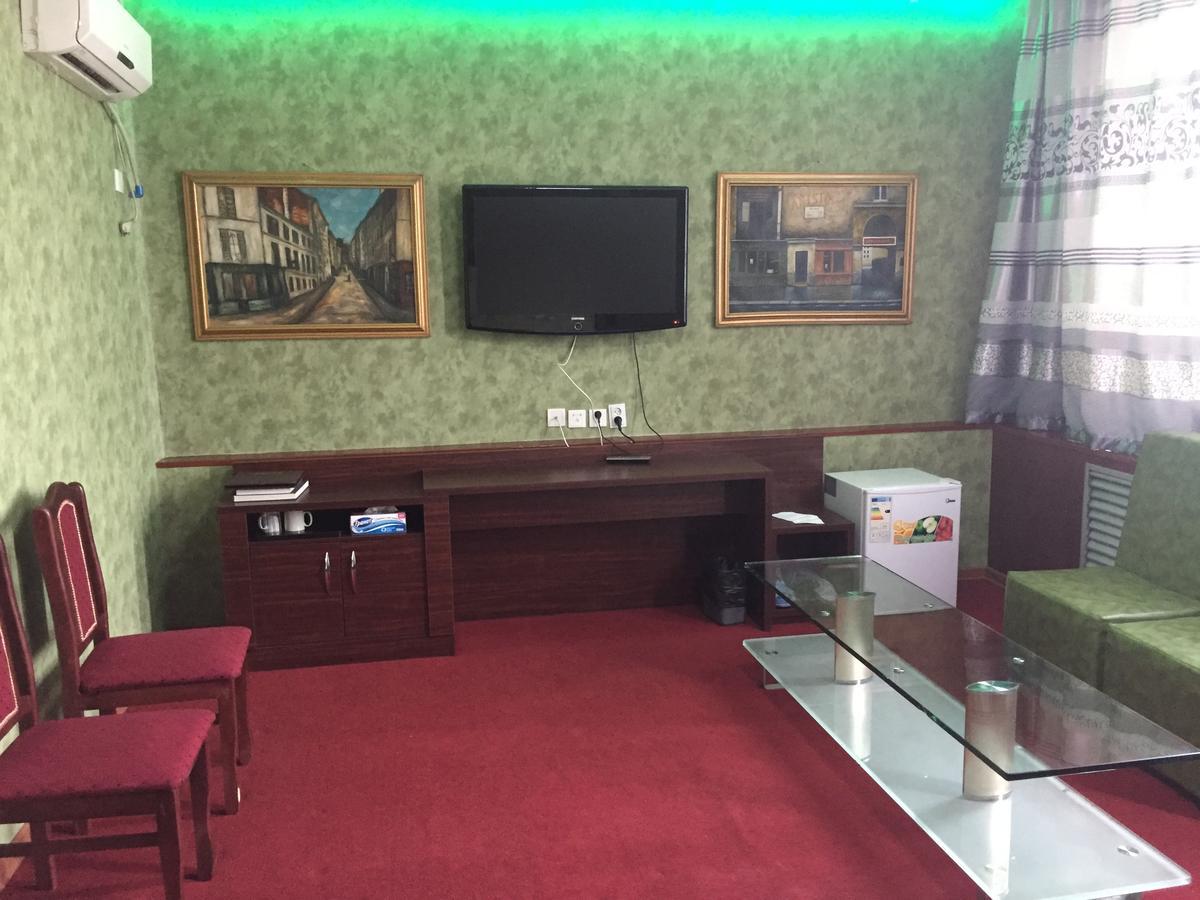 Golden Dragon Hotel Almaty Eksteriør billede