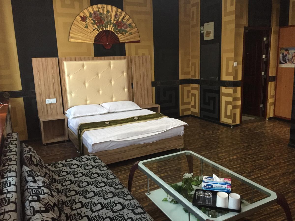 Golden Dragon Hotel Almaty Eksteriør billede